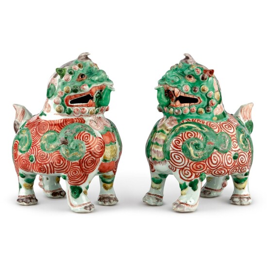 TWO CHINESE FAMILLE-VERTE QILIN-FORM EWERS, QING DYNASTY, KANGXI PERIOD, LATE 17TH / EARLY 18TH CENTURY