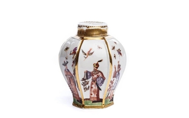 Tea tin with chinoiserie scenes, Meissen 1725/30 | Teedose mit Chinoiserie Szenen, Meissen 1725/30