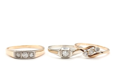 Three diamond rings set with old-cut diamonds, mounted in 14k gold or 14k white gold. Size 50–56. Weight app. 5.5 g. (3)