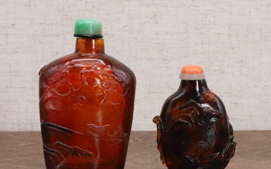 Two Chinese amber snuff bottles