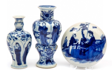 Two blue and white small vases and a seal paste box