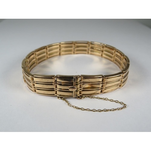Vintage Three bar 9ct Yellow Gold Bracelet with Safety chain...
