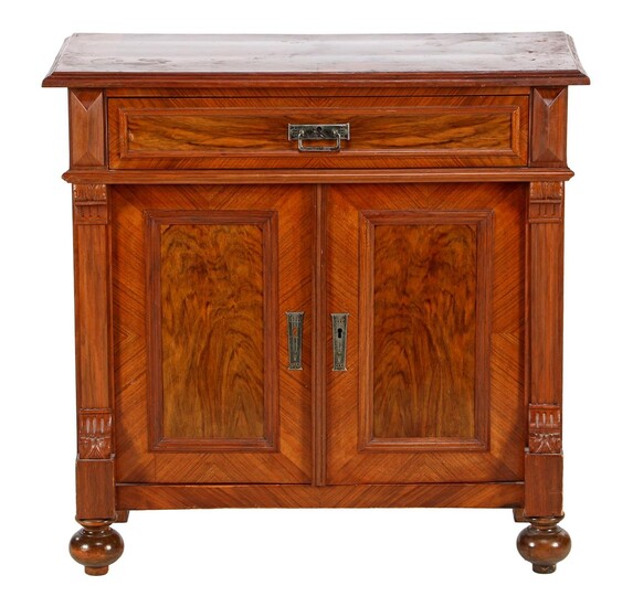 (-), Walnut veneer penant cabinet, 78 cm high,...