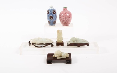 iGavel Auctions: Group of 4 Chinese Carved Jades and 2 Chinese Ceramic Snuff Bottles, Qing Dynasty and Later ASW1
