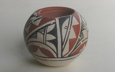iGavel Auctions: Vintage Acoma Pueblo Native American signed pottery seed pot FR3SH