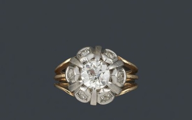 Ring with old cut diamond of approx. 1.30 ct in 18K