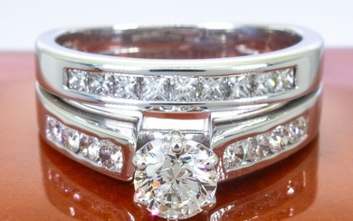 14 kt. Gold - Diamond ring with 1.32 carat - with 0.46ct VS2 center.