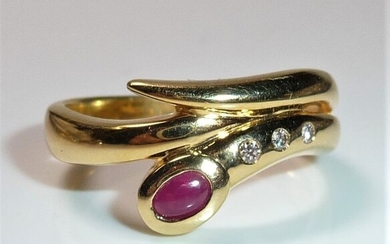 14 kt. Yellow gold - Ring - 0.30 ct Ruby cabochon, 0.05 ct. Diamonds