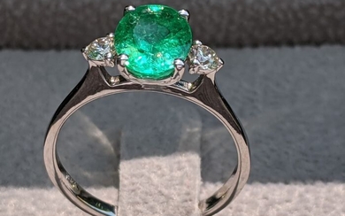 1.40ct Natural Emerald Halo Engagement Ring - 14 kt. White gold - Ring - 1.40 ct Emerald - Diamonds