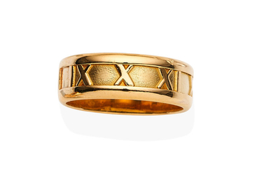 An 'Atlas' gold ring