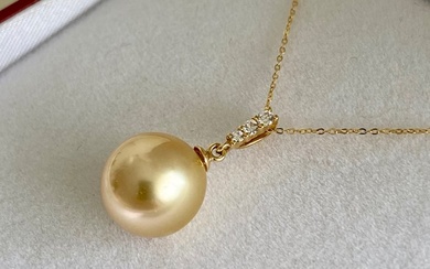 18 kt. Gold - Necklace with pendant Golden South Sea Pearl - Diamonds