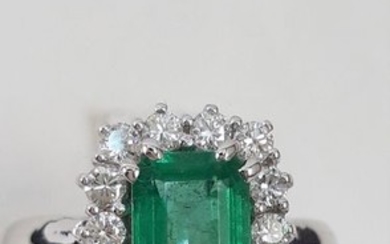 18 kt. White gold - Ring - 1.50 ct Emerald - Diamonds