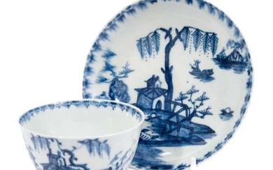 18th century Lowestoft blue and white porcelain tea bowl and saucer, with chinoiserie pattern
