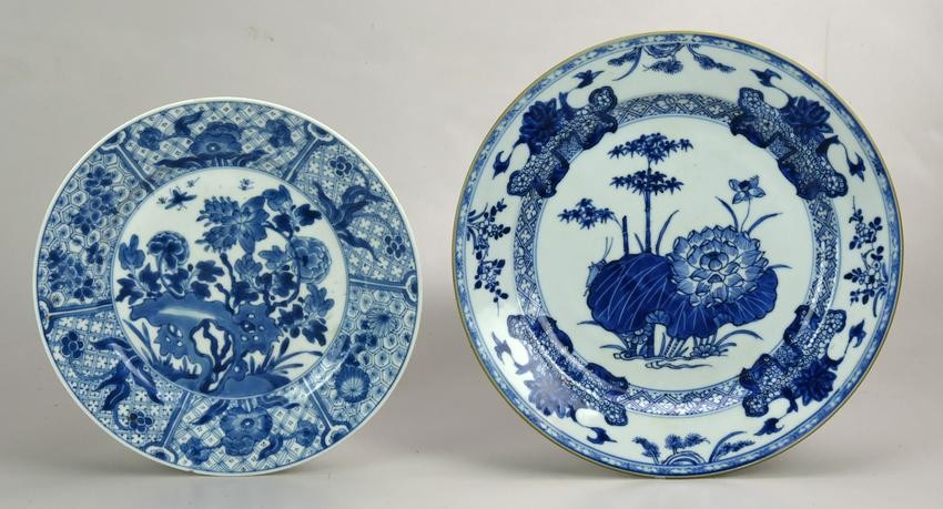 (2) Chinese Export porcelain blue & white plates
