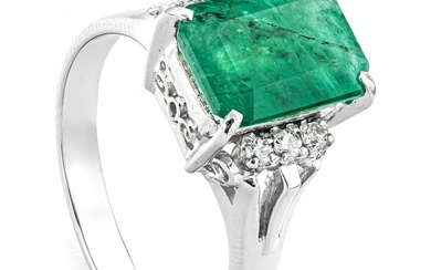 2.96 tcw Emerald Ring Platinum - Ring - 2.84 ct Emerald - 0.12 ct Diamonds - No Reserve Price