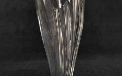 Crystal Vase With Flower Shape Bottom