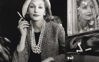 JEANLOUP SIEFF (1933-2000), Femme au collier de perles, 1960