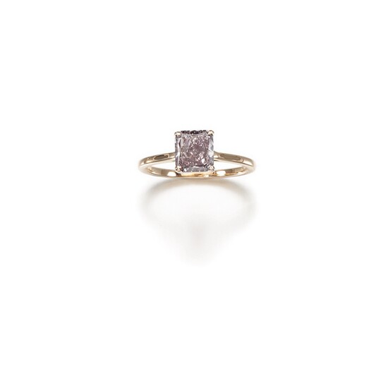 Fancy deep purple-pink diamond ring