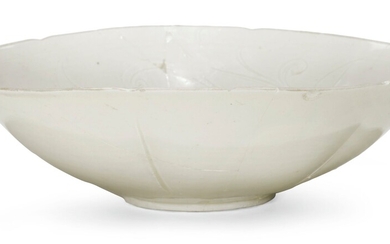 A LARGE 'DING' LOTUS BOWL SONG DYNASTY