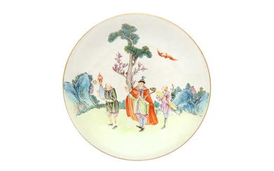 A CHINESE FAMILLE-ROSE 'EUROPEAN SUBJECT' DISH 清乾隆 粉彩西洋人物故事圖盤 《大清乾隆年製》款
