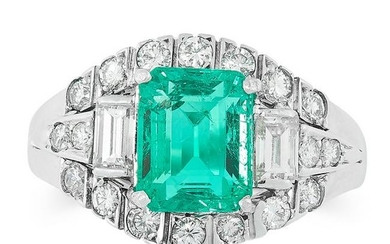 A COLOMBIAN EMERALD AND DIAMOND RING CIRCA 1950 set