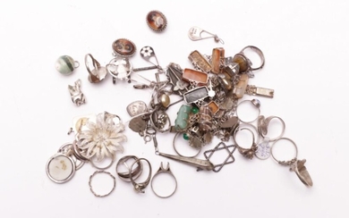 A Collection of Vintage Silver Jewellery, 151g.