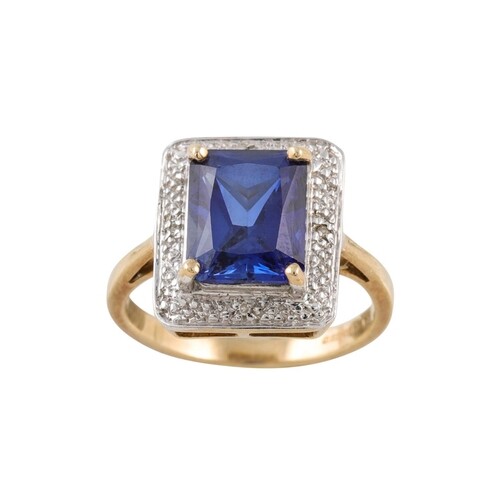A GEM SET CLUSTER RING, mounted in 9ct gold, size L - M