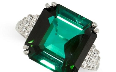 A GREEN TOURMALINE AND DIAMOND RING in 18ct white gold