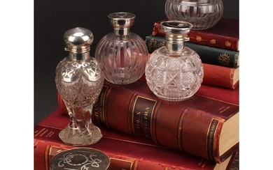 A George V silver, tortoiseshell and pique globular scent bo...