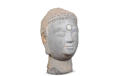 A LARGE STONE HEAD OF BUDDHA 20th century