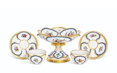 A PORCELAIN TAZZA, TWO CUPS AND SAUCERS FROM THE BANQUETING SERVICE FOR THE GRAND PETERHOF PALACE