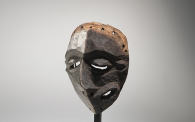 A Pende Mbangu mask.