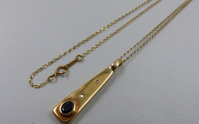 A SAPPHIRE AND DIAMOND TAPERED INGOT PENDANT, UNHALLMARKED, ASSESSED AS 9ct GOLD, SUSPENDED ON A 9ct