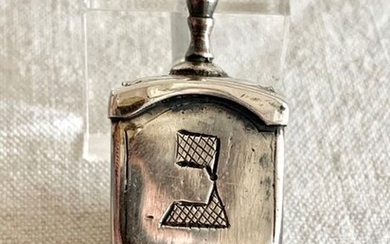 A magnificent Jewish DREIDEL for Hanukah holiday - Spinning top - Hand Engraved - .800 silver - Master Silversmith - Germany - Early 20th century