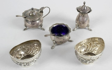 A pair of Edwardian silver open salts, each of oval