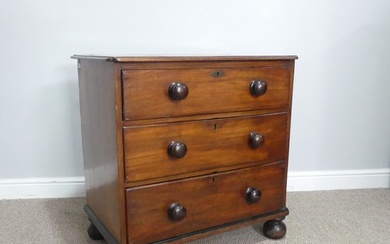 A small good quality Victorian mahogany Chest of Drawers, sq...