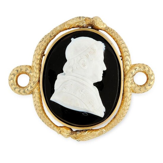 AN ANTIQUE CARVED CAMEO BROOCH, 19TH CENTURY in high