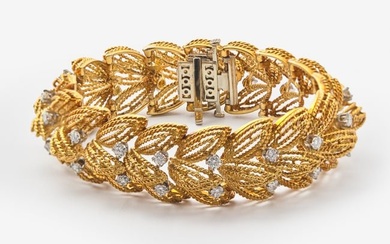 An 18K Yellow Gold and Diamond Bracelet