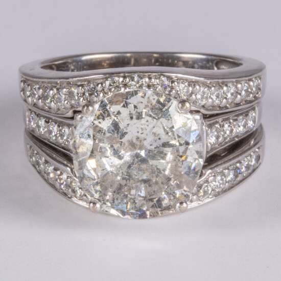 An 18kt White Gold and 4.63ct Diamond Engagement Ring