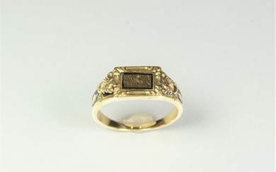 Antique 18K (750/oo) yellow gold ring "with secrets", geometrically decorated...