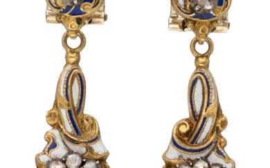 Antique 18K yellow gold earrings with opal and diamond.