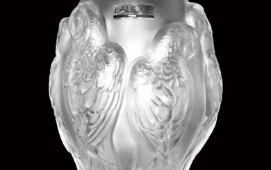 Ara Parrots, A French Lalique Crystal Vase, Signed