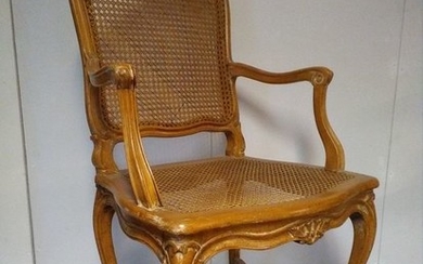 Armchair, 'Armchair and cannage' - Louis XV - Beech - Mid 18th century