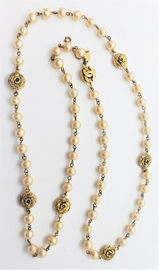 Auth Vintage classic Chanel Long Pearl Necklace