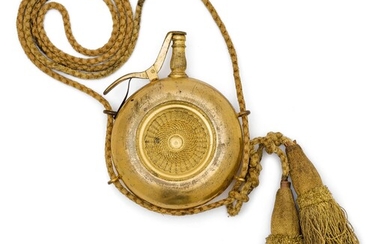 BOUTEILLE DE POUDRESuisse, vers 1700, probablement Zurich. Laiton doré, composé de deux moitiés moulées en...