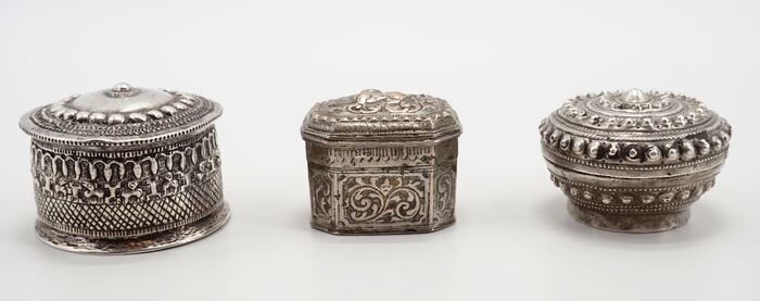 Betelnut accessories (3) - silver and metal alloy - Burma - Late 19th, early 20th