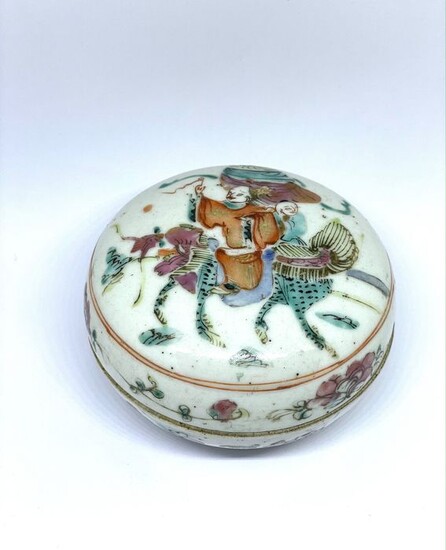Box - Famille rose - Porcelain - China - Late 19th century