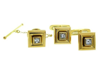 Chaumet Paris Yellow Gold Cufflinks and Stud Set with Diamond