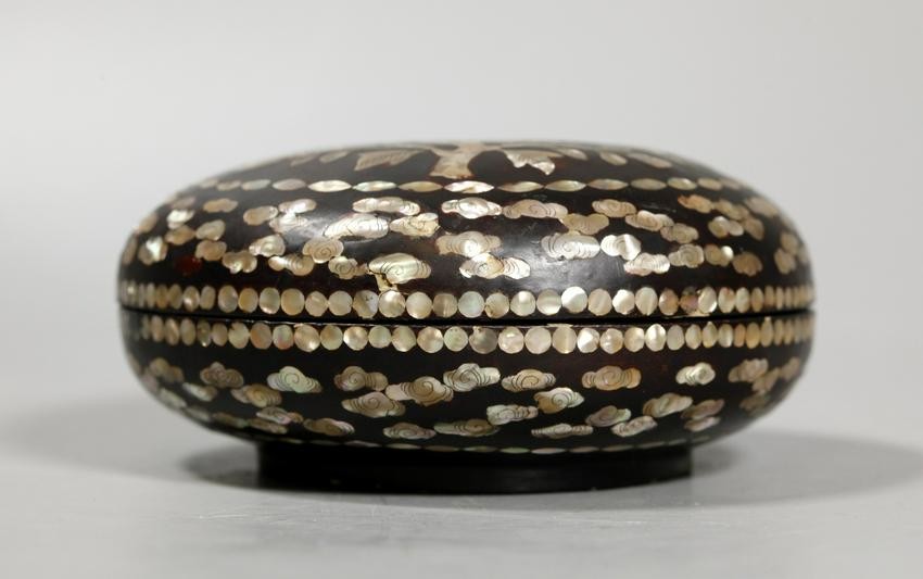 Chinese Black Lacquer Round Box Pearl Inlay