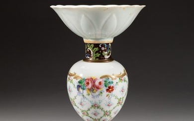 Chinese Export Porcelain Vase